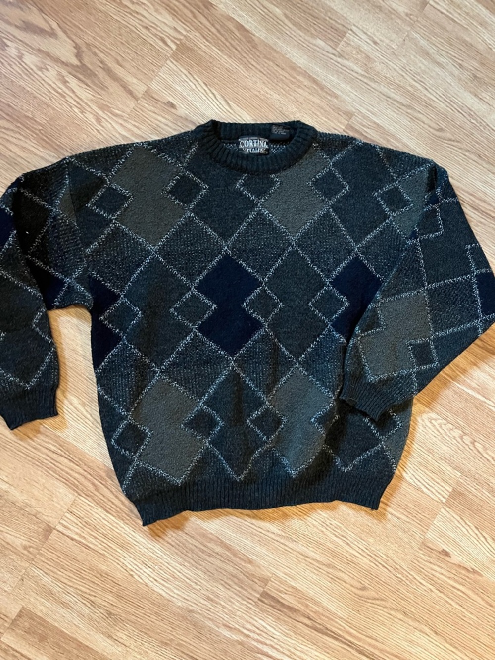 Classic Argyle Crewneck Sweater in Black & Gray